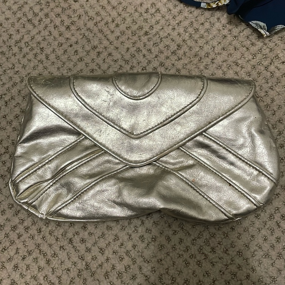 Gold clutch